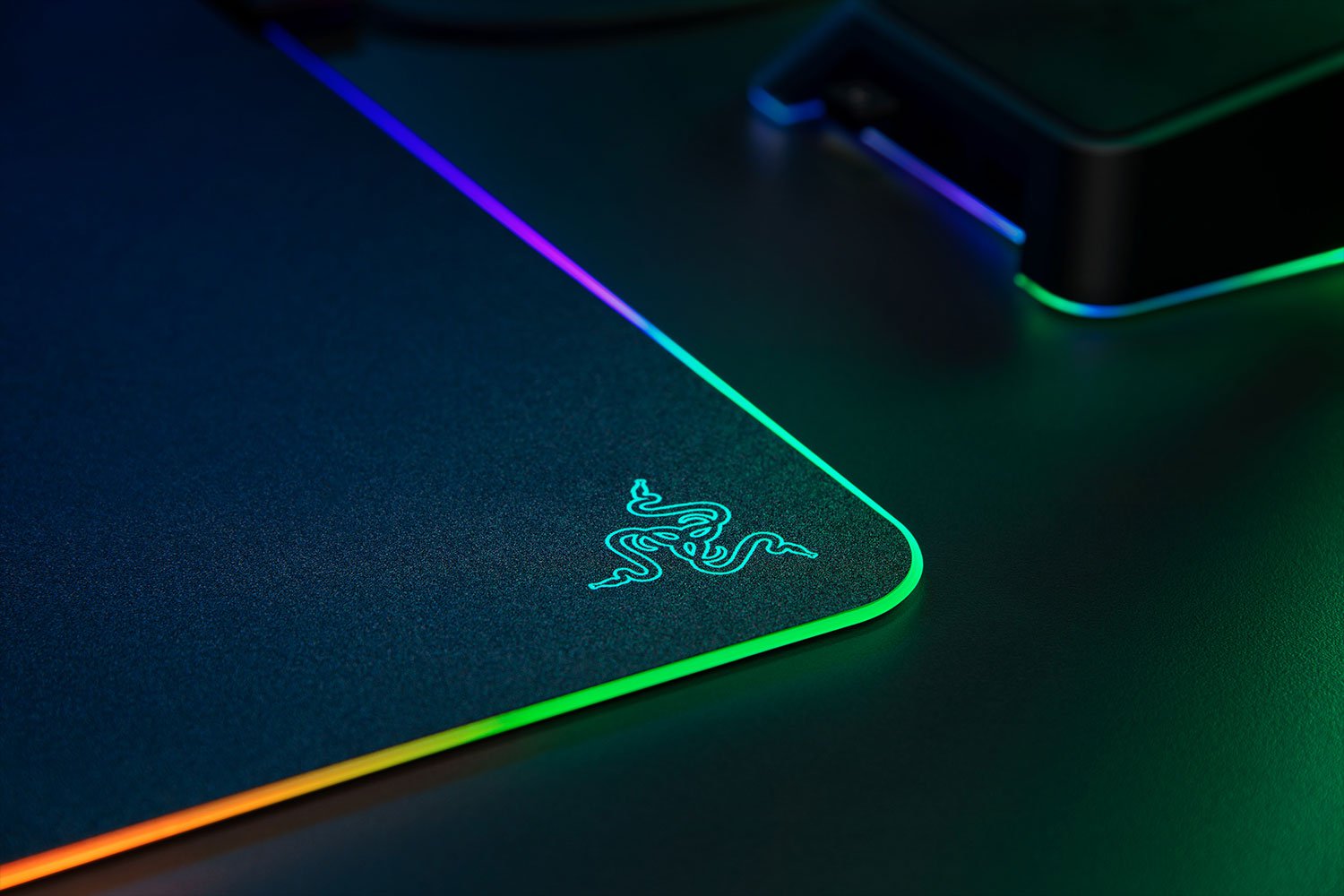 Ігрова поверхня Razer Firefly V2 (RZ02-03020100-R3M1)