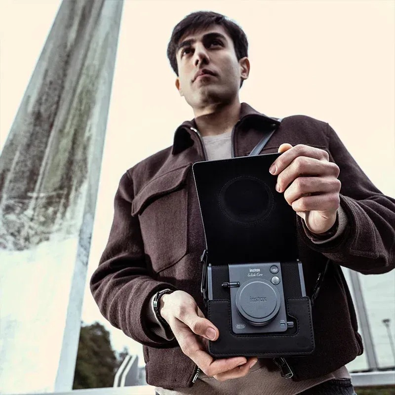 Камера моментальной печати Fujifilm Instax Wide Evo Black (16840933) Камера моментальной печати Fujifilm Instax Wide Evo Black (16840933)