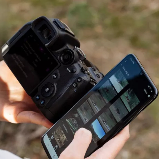 Цифровая фотокамера Canon EOS R7 Body (5137C041) Цифровая фотокамера Canon EOS R7 Body (5137C041)