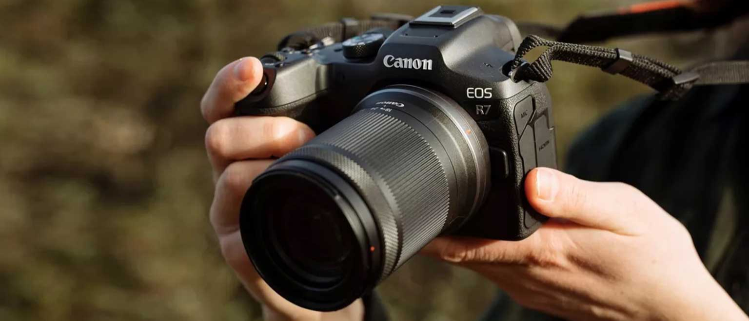 Цифровая фотокамера Canon EOS R7 Body (5137C041) Цифровая фотокамера Canon EOS R7 Body (5137C041)