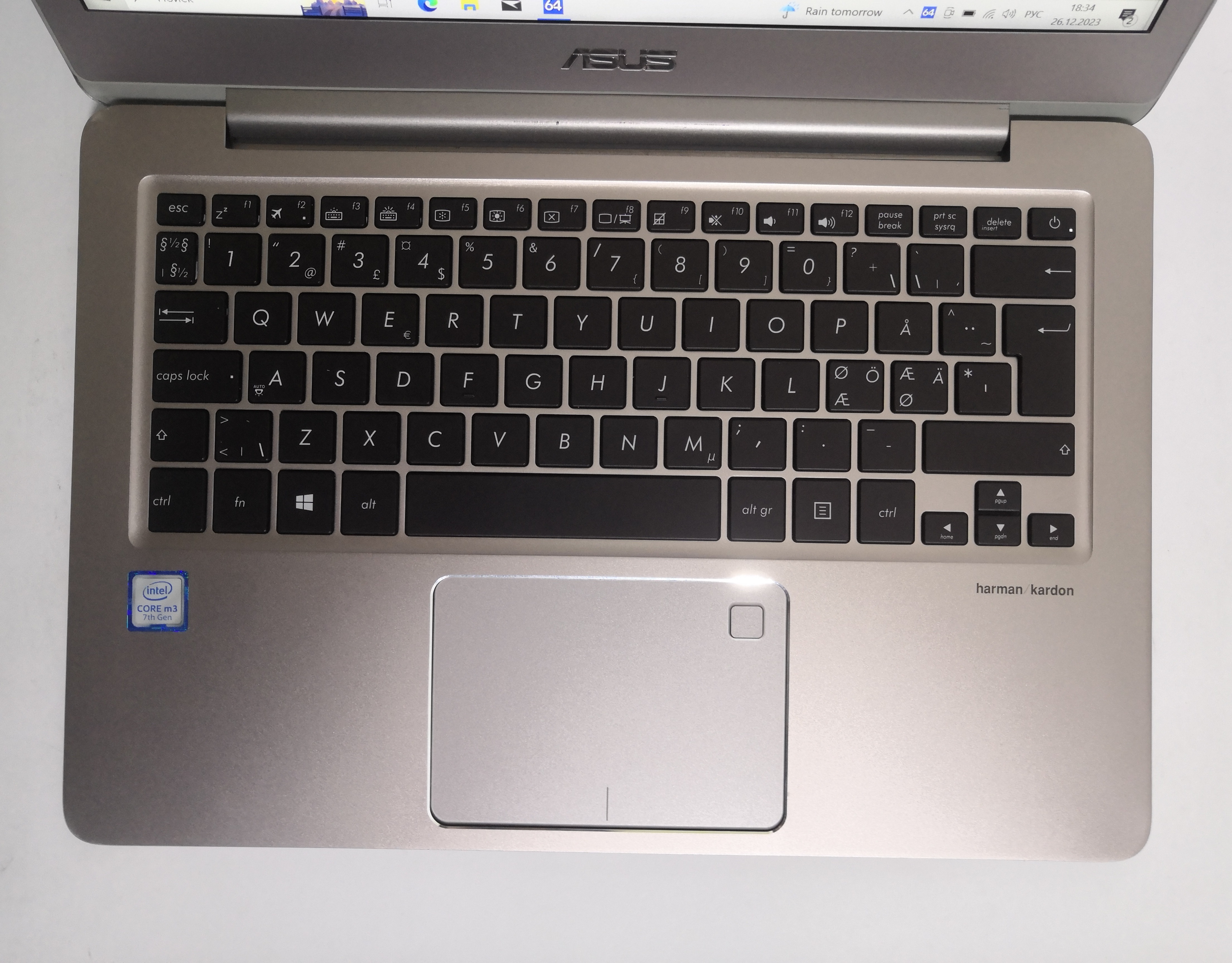 Ноутбук Asus ZenBook UX330C (AZBUX330C) б.в