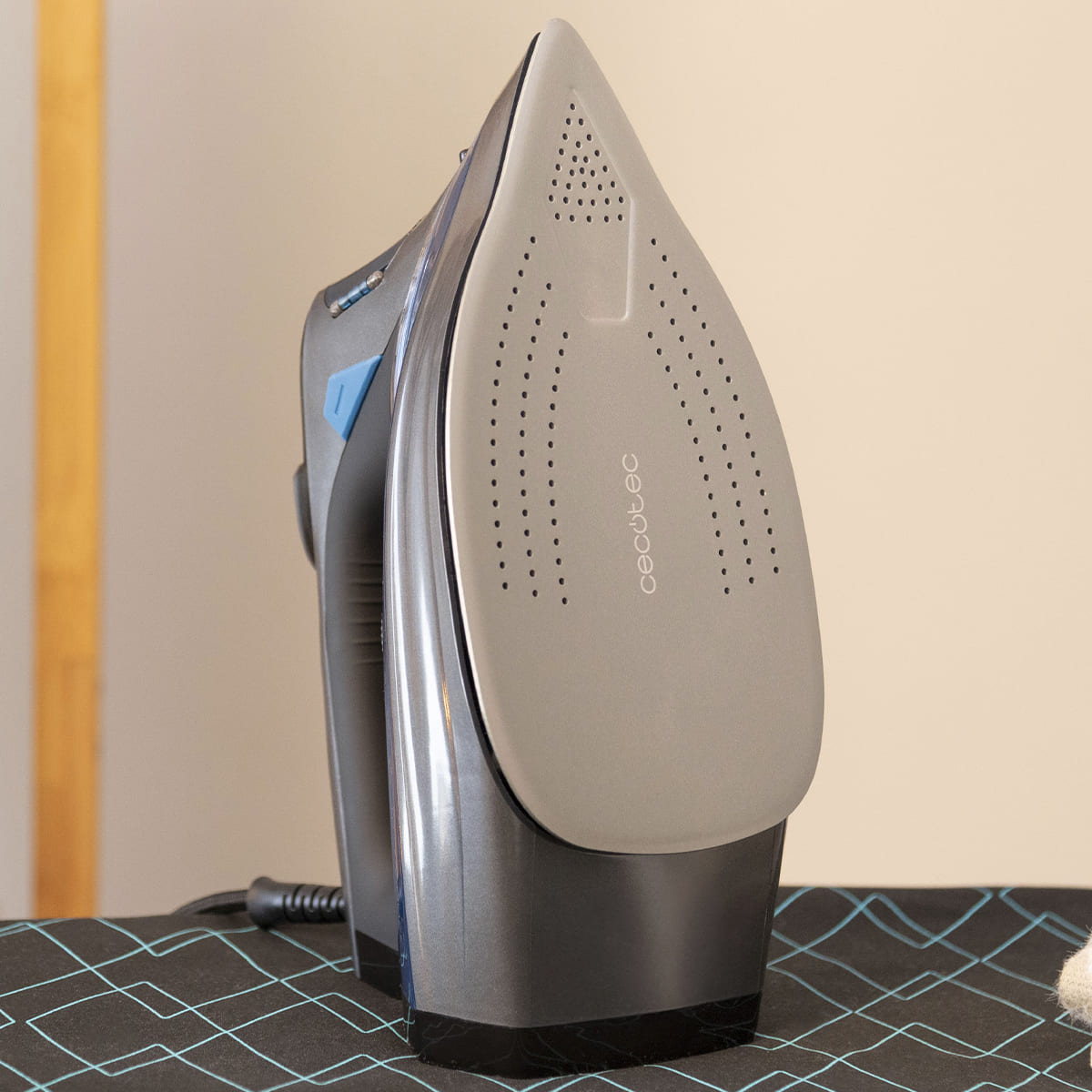 Утюг Cecotec IronHero 3200 Smart Absolute (CCTC-01873) Утюг Cecotec IronHero 3200 Smart Absolute (CCTC-01873)