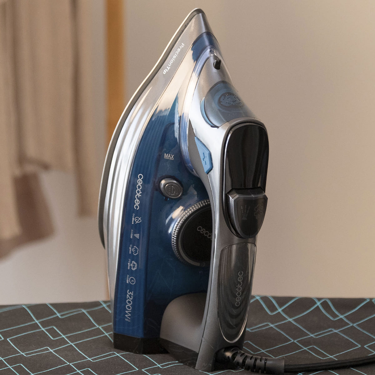 Утюг Cecotec IronHero 3200 Smart Absolute (CCTC-01873) Утюг Cecotec IronHero 3200 Smart Absolute (CCTC-01873)