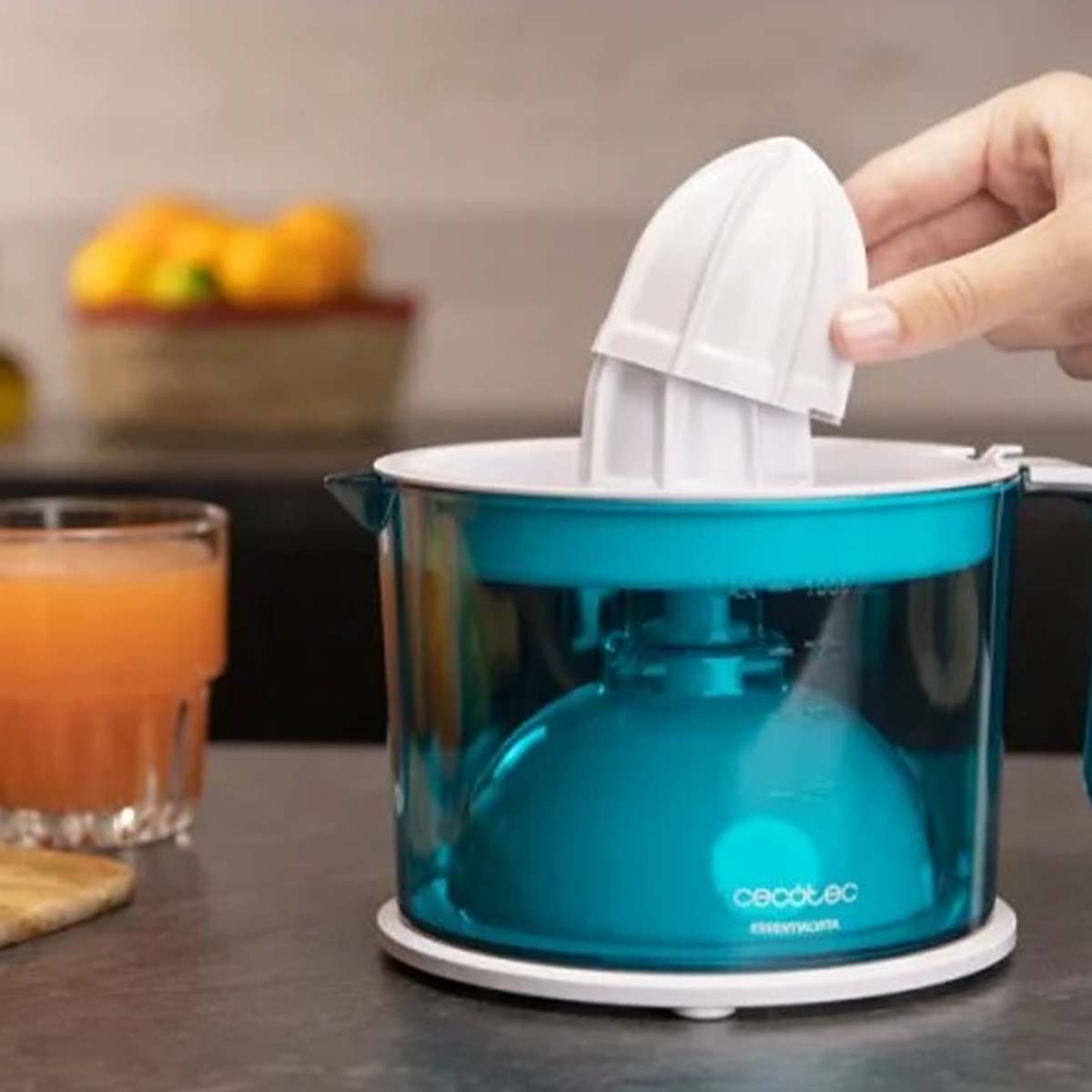 фото Соковитискач для цитрусових (цитрус-прес) Cecotec EssentialVita Adjust White electric juicer (CCTC-04147)
