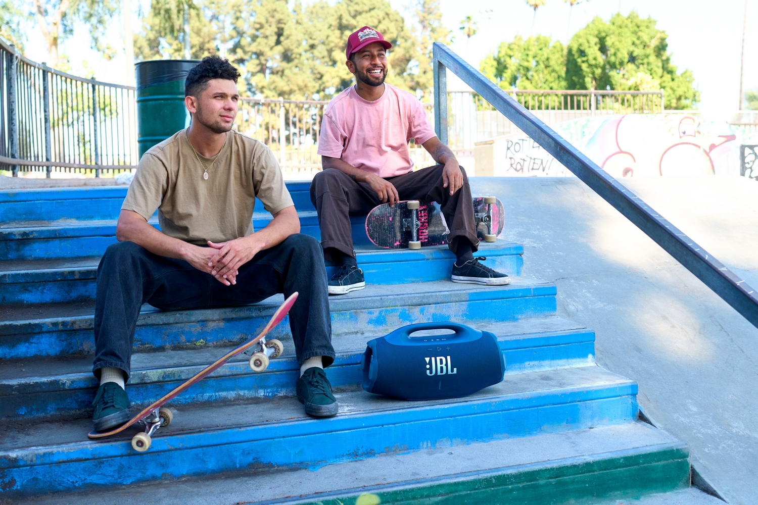 Акустическая система JBL Boombox 4 Blue (JBLBOOMBOX4BLUEP) Акустическая система JBL Boombox 4 Blue (JBLBOOMBOX4BLUEP)