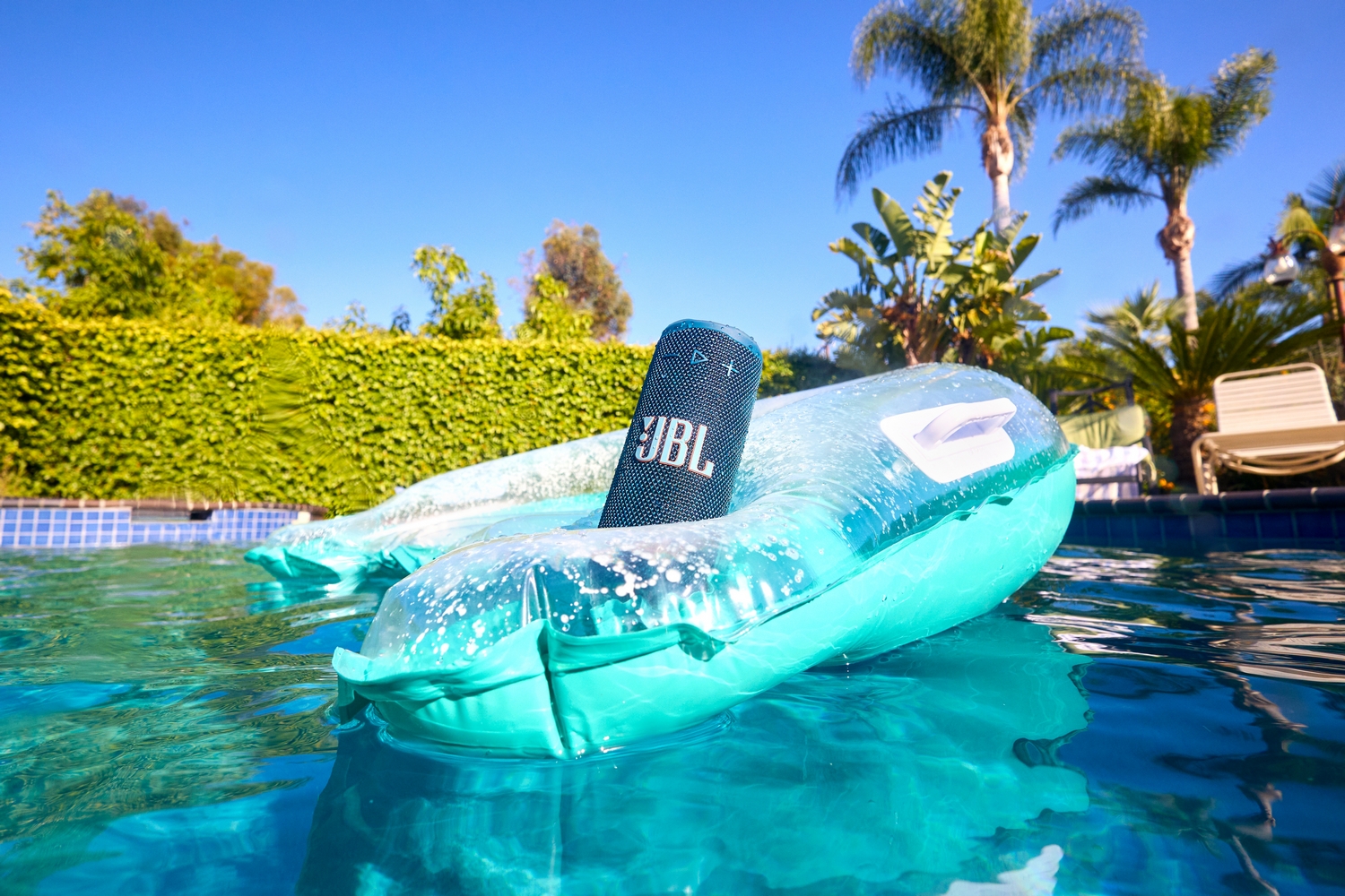 Акустическая система JBL Grip Blue (JBLGRIPBLU) Акустическая система JBL Grip Blue (JBLGRIPBLU)