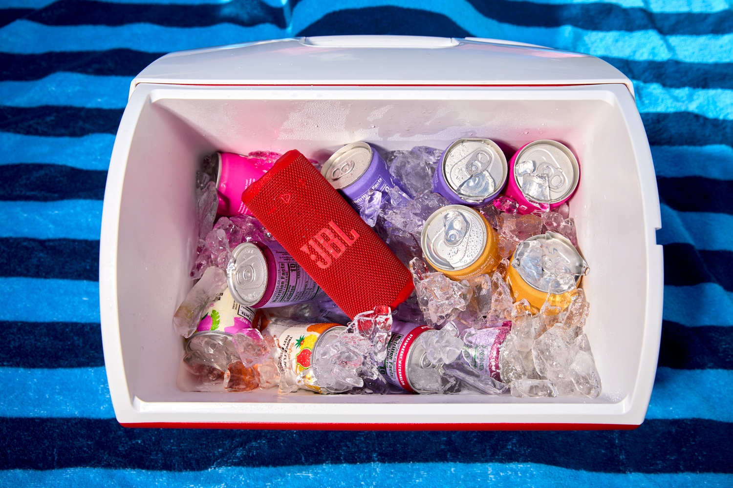 Акустическая система JBL Grip Red (JBLGRIPRED) Акустическая система JBL Grip Red (JBLGRIPRED)