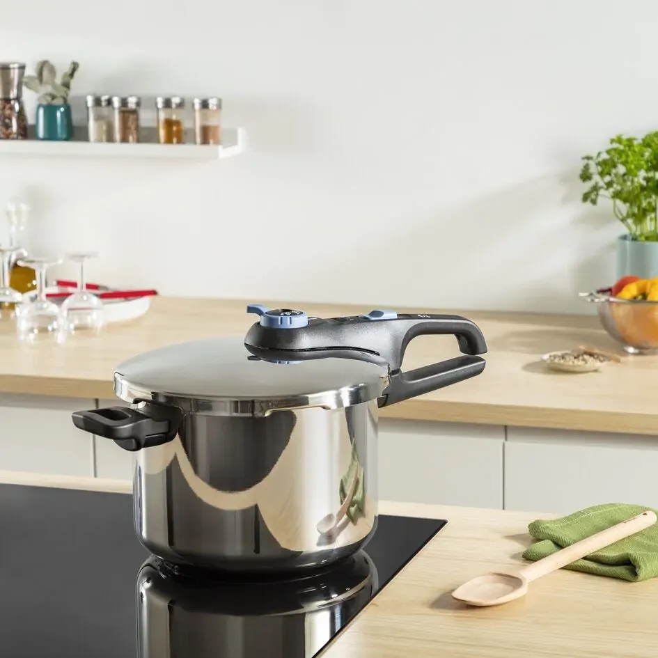 Скороварка Tefal Secure Trendy з паровим кошиком 8 л (P2584401) Скороварка Tefal Secure Trendy з паровим кошиком 8 л (P2584401)