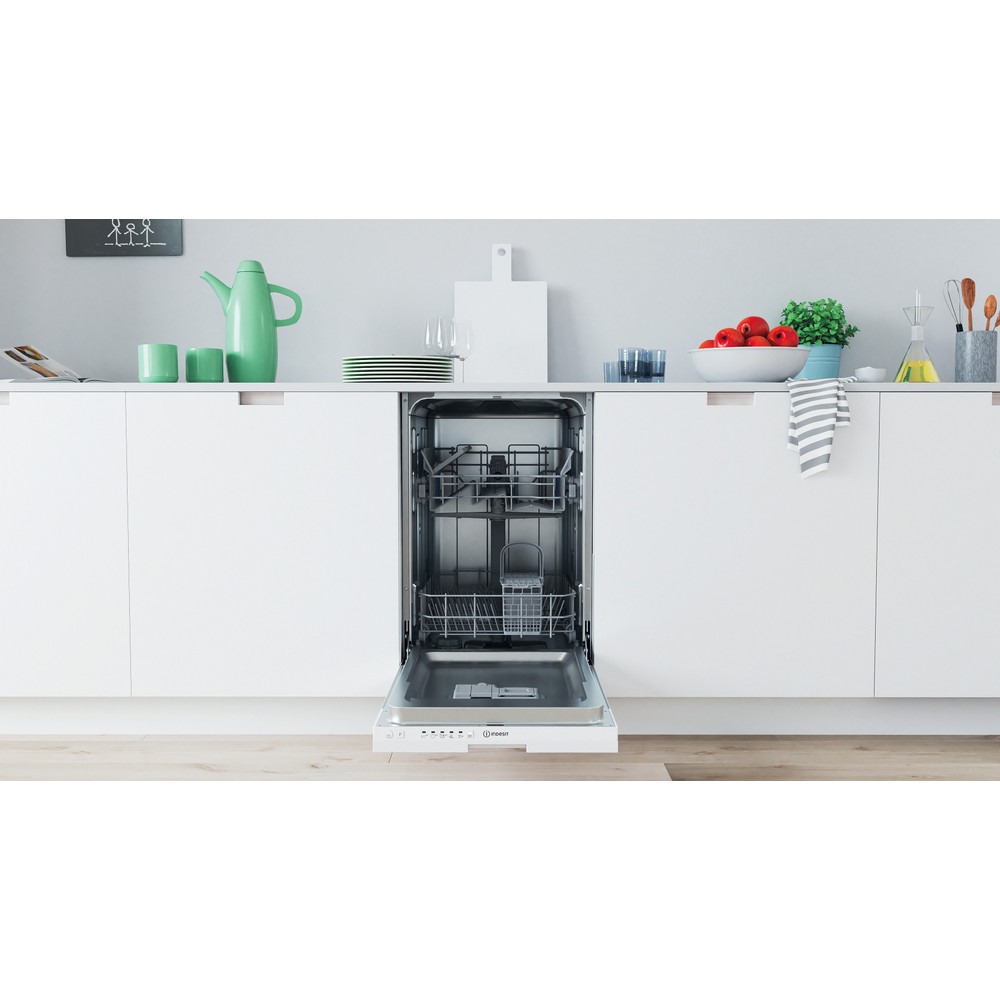 Вбудована посудомийна машина Indesit DSIE 2B10