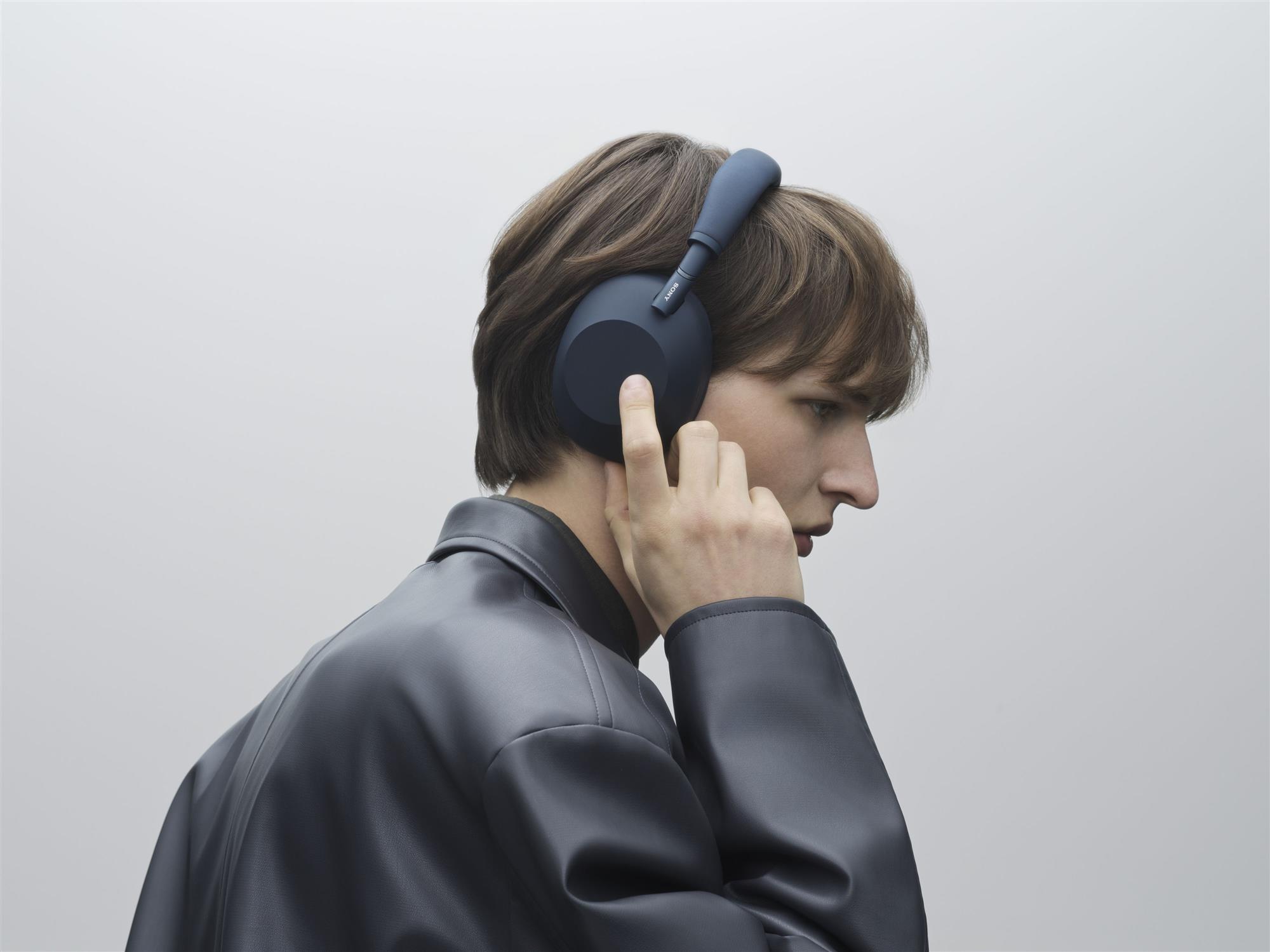 Гарнiтура Sony WH-1000XM6 Midnight Blue (WH1000XM6L.E) Гарнiтура Sony WH-1000XM6 Midnight Blue (WH1000XM6L.E)